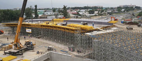 Bridge Deck Formwork ENKOFORM HMK supported by packed falsework