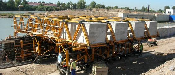 Wall formwork carriage for double-sided walls.