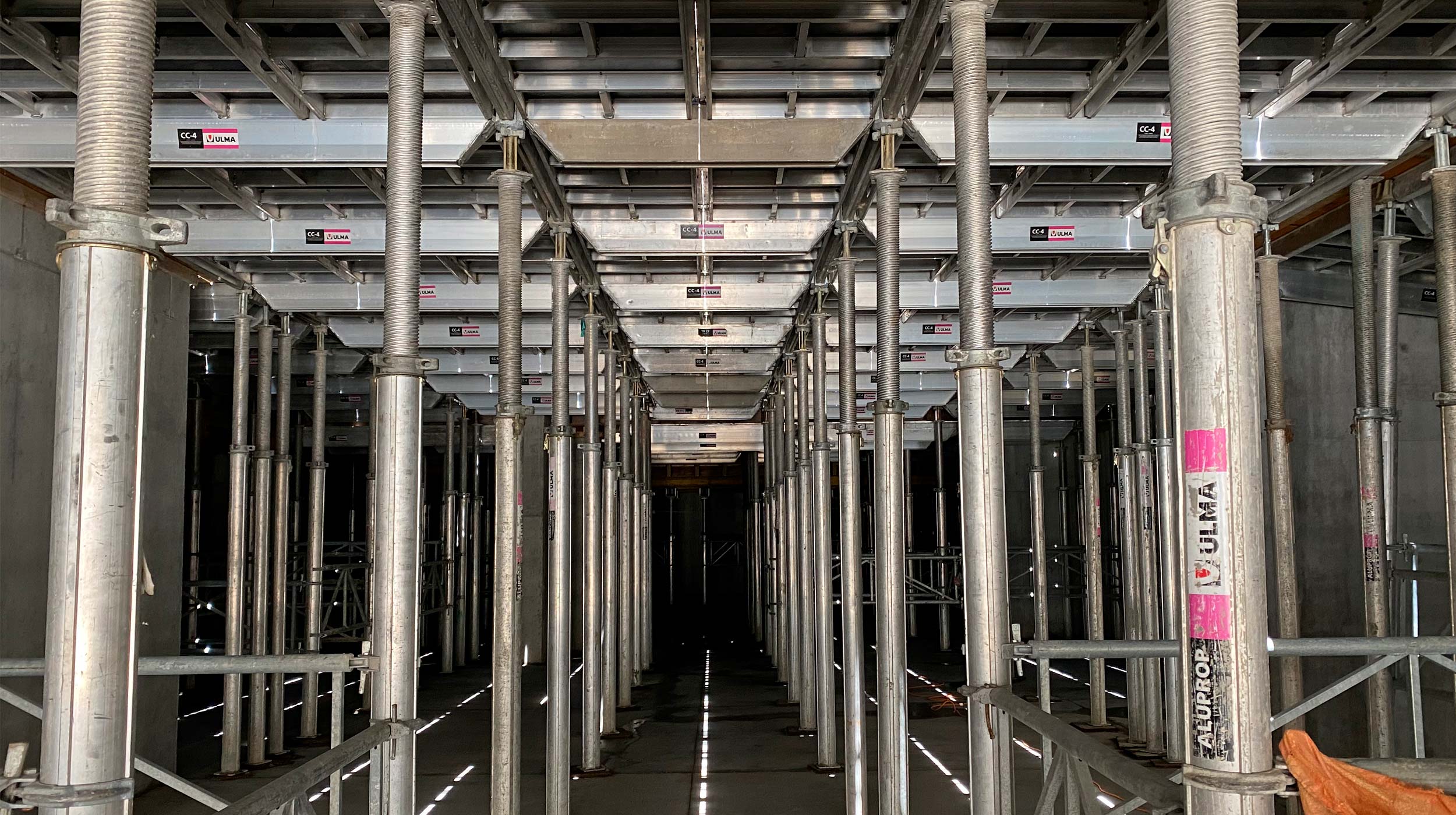 A 13-storey high-rise residential development located in one of the major areas of London, Ontario. ULMA participated in this project by offering its Horizontal and Vertical Formwork Systems.