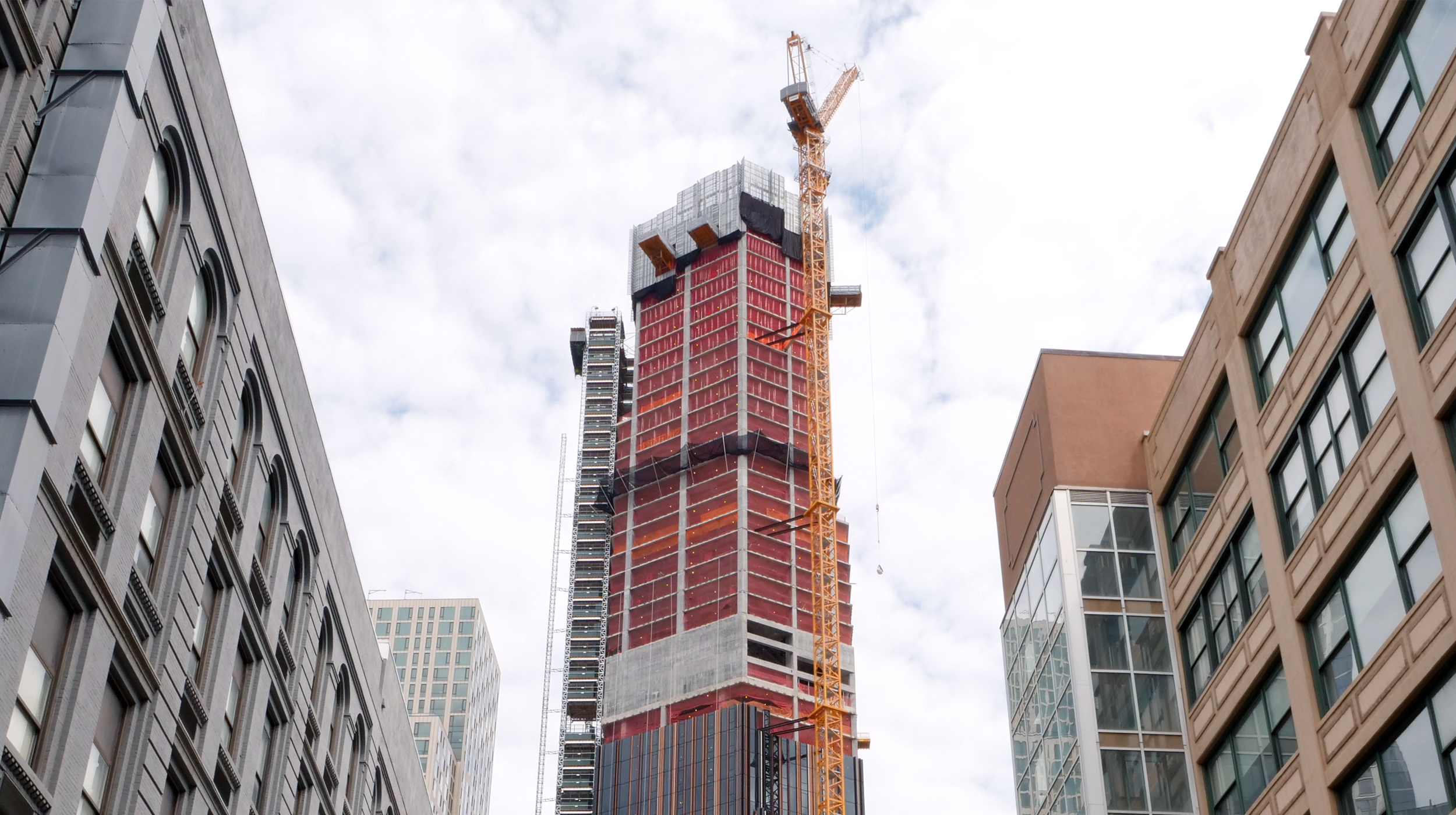 9 Dekalb Ave. is a 73-story-tower that rises 1,066 feet, becoming the tallest building in Brooklyn. The skyscraper is planned to have over 500 residential units, including commercial space.