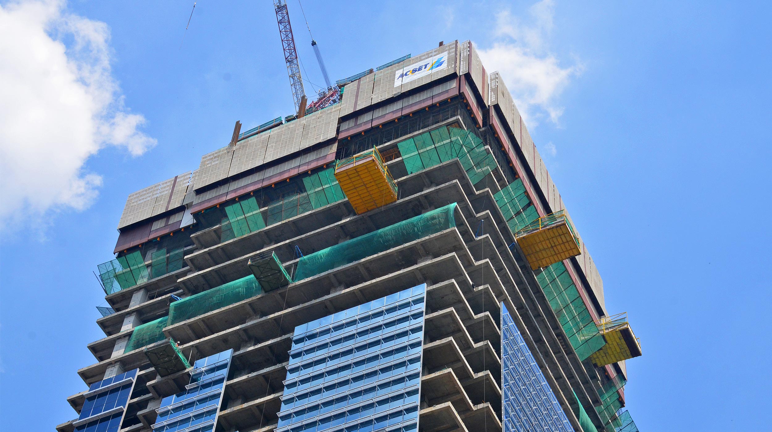 Once completed, the Thamrin Nine Tower 1 will be the tallest skyscraper in Indonesia, standing at 333.5 m with 70 storeys.