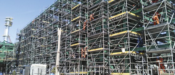 BRIO scaffolding for maintenance and construction work on a refinery