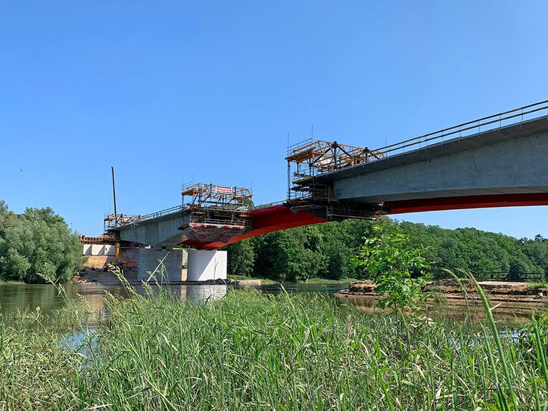 Flexibility and safety with the CVS Cantilever Formwork Carriage in the construction of the MS-4B Bridge in Poland