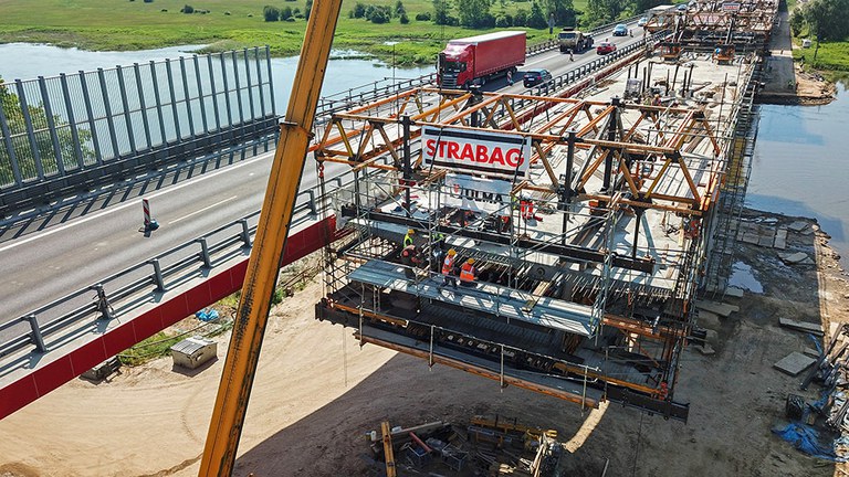 Flexibility and safety with the CVS Cantilever Formwork Carriage in the construction of the MS-4B Bridge in Poland