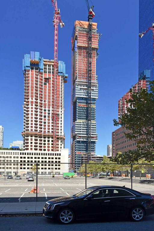 Spectacular views of Manhattan from Harborside Tower