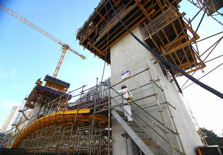 ULMA engineering solutions on the emblematic Arch of Innovation bridge, Brazil