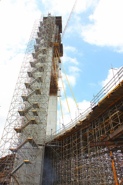 ULMA engineering solutions on the emblematic Arch of Innovation bridge, Brazil