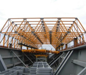 Intérieur du noyau d'acier d'un pont.